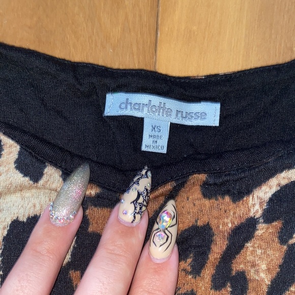 NWOT - CHARLOTTE RUSSE FLOWY LINED CHEETAH PRINT CROP TOP - SIZE XS - Picture 3 of 6